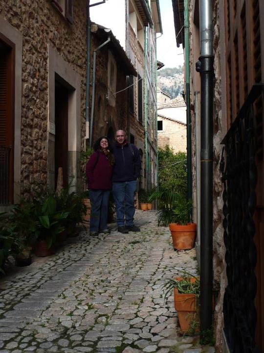 sizilien-mallorca 284.jpg - Hannes und Catherine in Fornalutx (Foto E. Major)